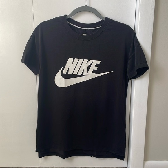 Nike Tops - Nike sports shirt